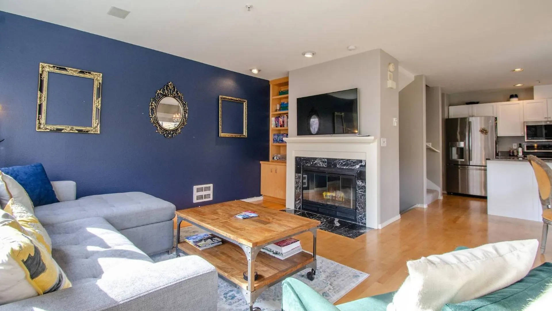 Gorgeous Queen Anne Townhouse - Rooftop Deck! Seattle Holiday home
